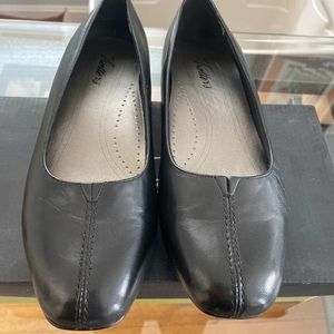 Trotters Women’s Doris Black Size 7 1/2